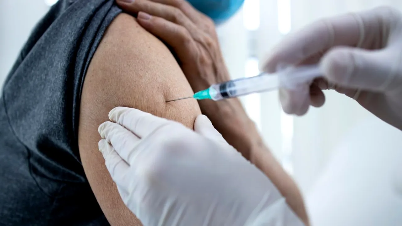 vaccin-covid-19-shutter_Descopera-scaled.jpg 