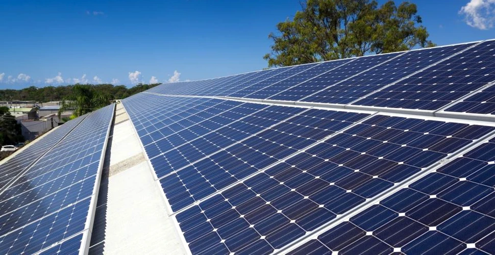 Revoluţie în industria energiei regenerabile! Savanţii au creat panouri solare care sunt de două ori mai eficiente