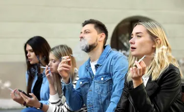 Mitul social al fumatului, demontat: un studiu leagă viciul de singurătate