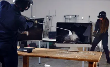 Camerele de „descărcare a furiei”, pe val. De ce majoritatea clienților sunt femei?