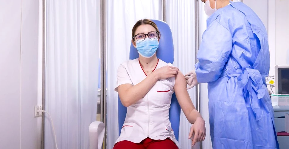 Câți români s-au imunizat în prima zi de vaccinare anti-COVID