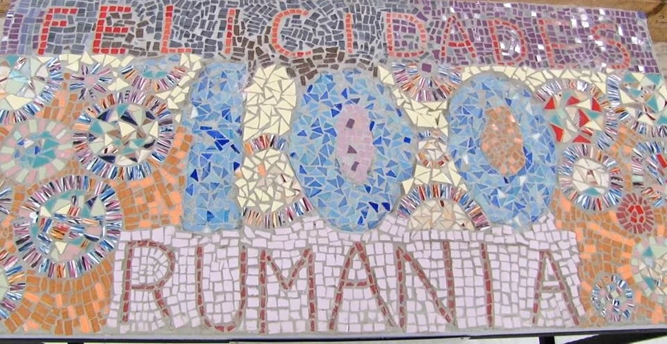 Mozaic din piese mici din gresie, dedicat Centenarului, realizat de 200 de persoane