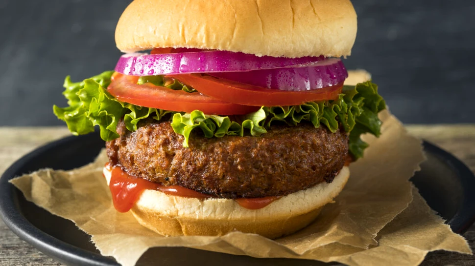Oamenii nu vor mai consuma carne în 2035, spune directorul executiv al Impossible Foods