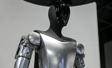 TeslaBot, robotul umanoid de la Tesla, face yoga și arată cât de mult a progresat