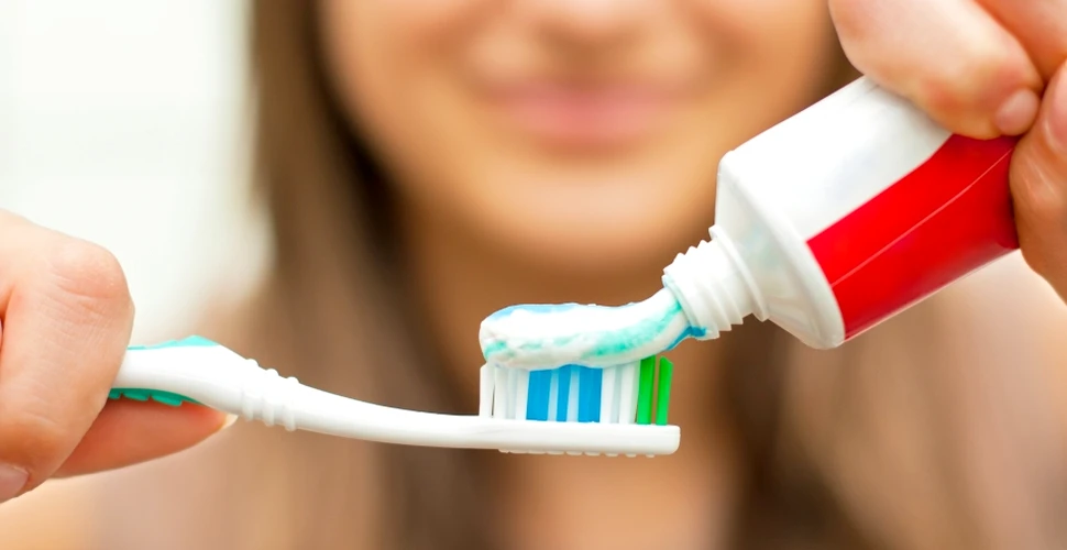 Un ingredient ieftin din pasta de dinţi poate prezice riscul de infarct şi accident cerebral