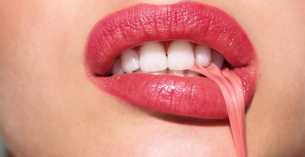 Iată ce se întâmplă în corpul tău după ce înghiţi o GUMĂ de mestecat – FOTO+VIDEO