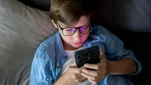 Deținerea unui smartphone la vârsta de 12 ani a fost asociată cu riscuri pentru sănătatea mintală și cea fizică