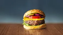 Românii au comandat un burger la fiecare 3 secunde în 2022