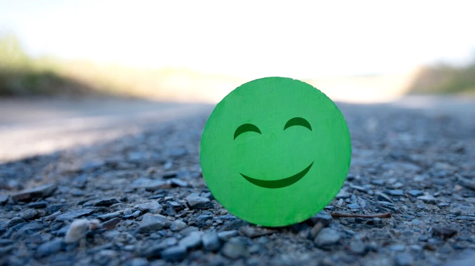 Cum se destramă încrederea de sine: Rușinea, comparația și invalidarea emoțională, explicate pe înțelesul tuturor