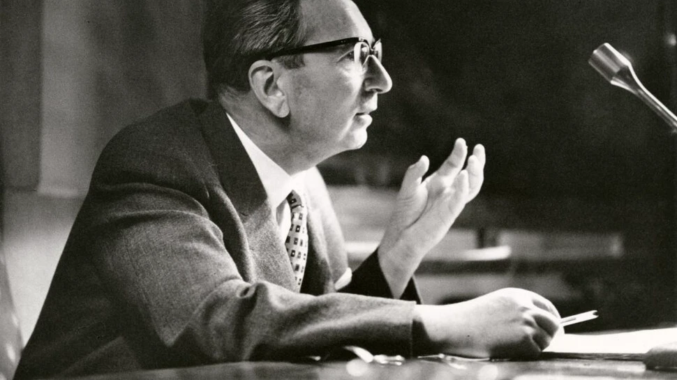 Cum a fost creată logoterapia în lagărele de concentrare naziste. Viktor Frankl, psihiatrul care a descoperit că sensul vieții poate salva un om