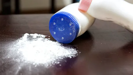 Johnson & Johnson, obligată să plătească 40 de milioane de dolari din cauza pudrelor pentru bebeluși
