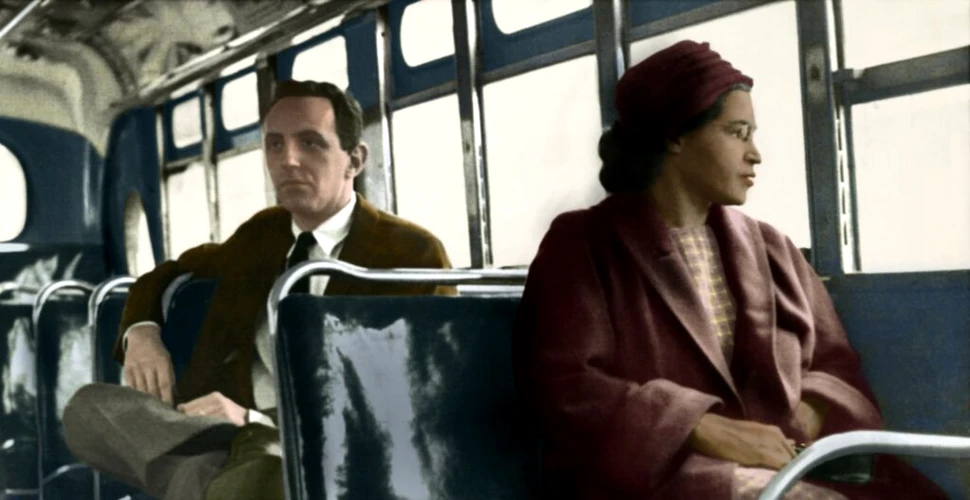 Rosa Parks și gestul care a schimbat lumea. „Mă arestați pentru că stau într-un autobuz?”