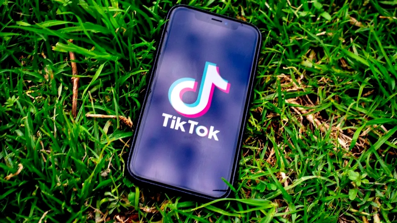 pixabay-tiktok-aplicatie-social-media_descopera 