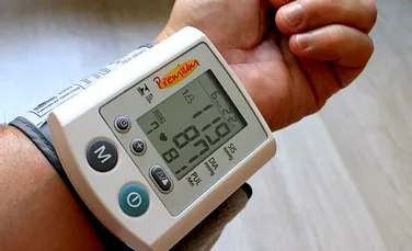 Tatuajul electronic care măsoară tensiunea arterială ar putea oferi o monitorizare continuă și mobilă
