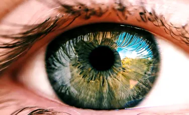 Ochii pot dezvălui vârsta reală. Ce secrete ascunde retina despre îmbătrânire?