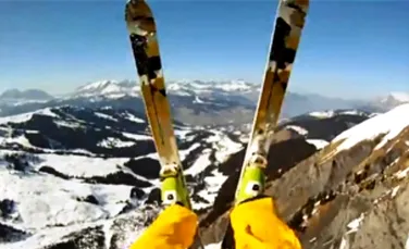 Au sărit în prăpastie pentru a scăpa de avalanşă (VIDEO)