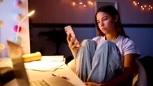 Adolescenții nu mai răspund la telefon: este aceasta o lipsă de maniere sau o nouă tendință?