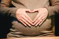 Greutatea în exces din timpul sarcinii poate reprezenta un factor de risc pentru dezvoltarea bebelușilor