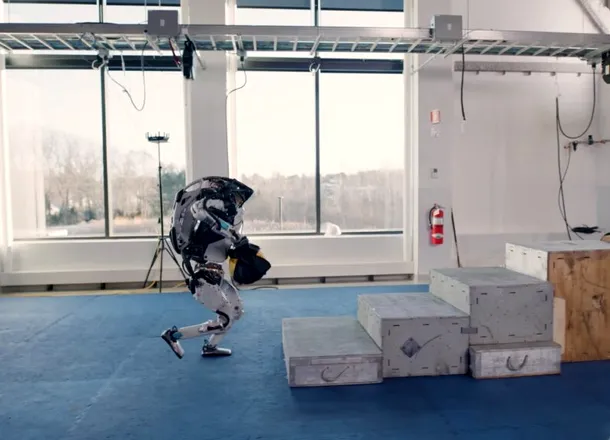 Atlas versus Optimus: Care este diferența dintre robotul de la Boston Dynamics și robotul de la Tesla?