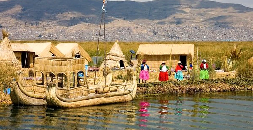 Bizarele sate plutitoare de pe lacul Titicaca