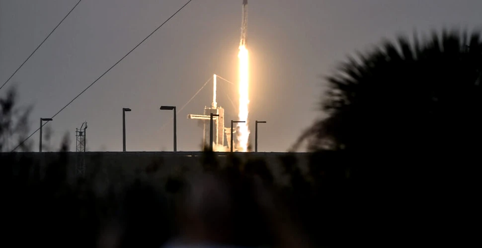 O rachetă SpaceX a lansat primul rover lunar construit de arabi