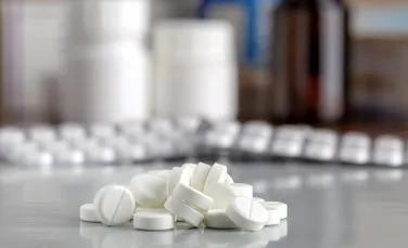 Un mit spulberat: aspirina luată zilnic în doze mici nu prelungeşte viaţa