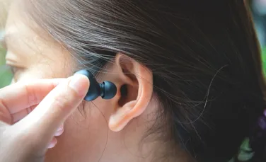 Cum poate o banală pereche de căști audio să provoace infecție