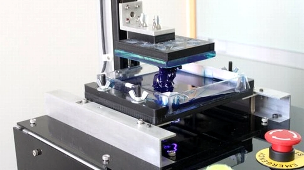 Vezi cum funcţionează o imprimantă 3D concepută de un amator! (VIDEO)