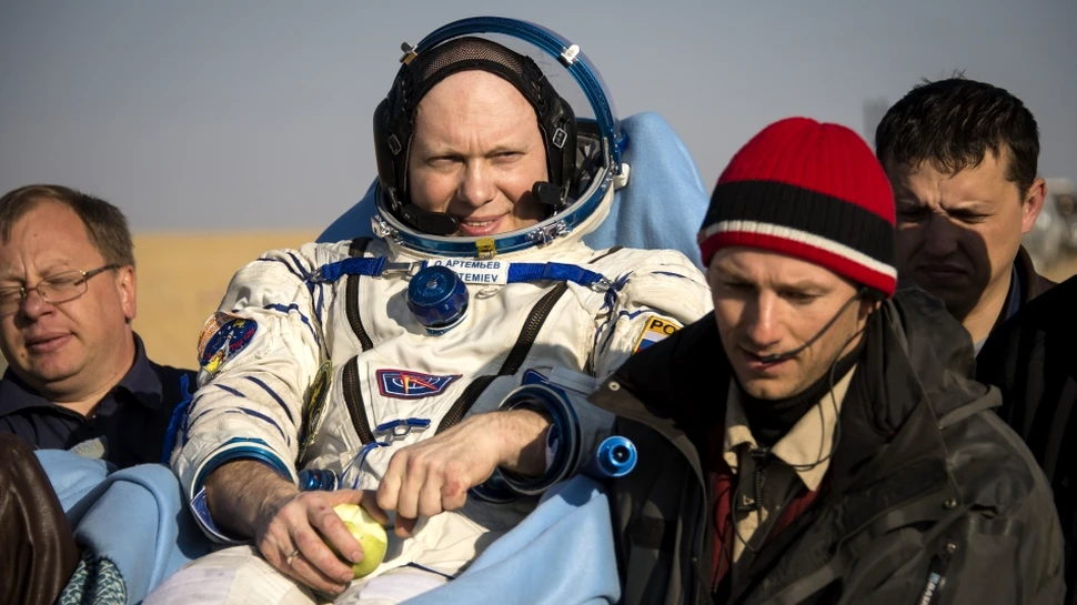 Trei astronauţi au revenit cu bine pe Terra, după o misiune de peste şase luni în spaţiu