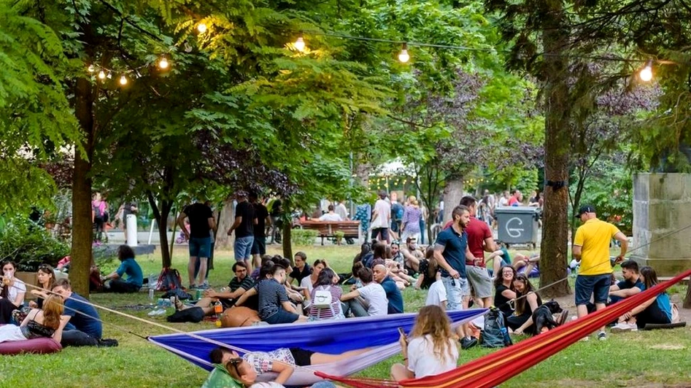 Ediție mică a festivalului Jazz in the Park în septembrie. Condițiile în care se desfășoară