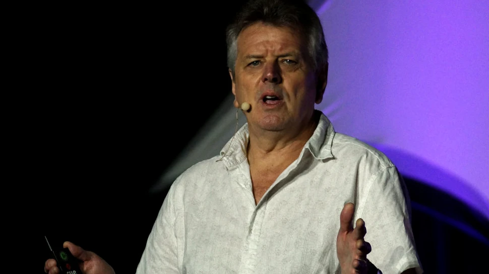 Jim Baggott şi bosonul Higgs: ”Acceleraţi-vă particulele” pentru o întâlnire cu autorul britanic