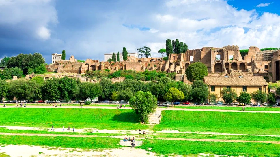 Circus Maximus, cel mai mare ,,mall” din Antichitate, a fost redeschis publicului. În trecut, 300.000 de oameni se adunau săptămânal aici. Mergeau la magazine, curse şi bordeluri