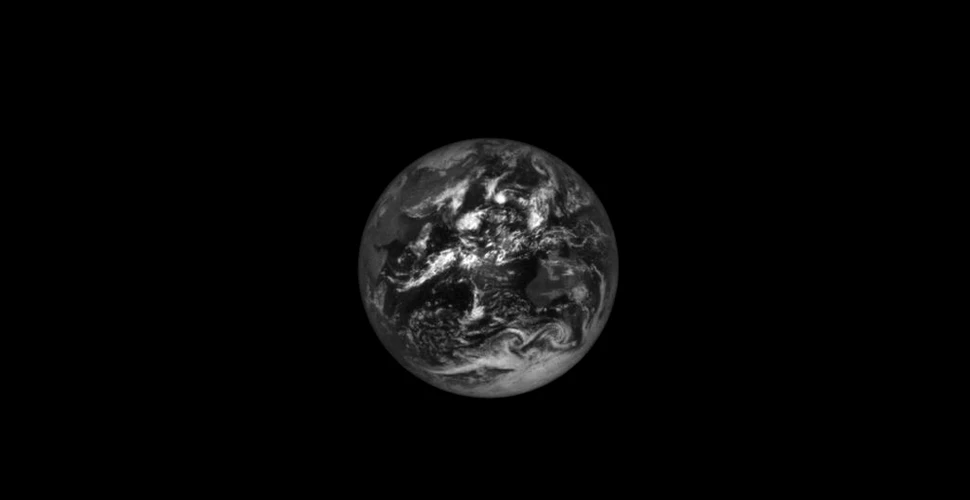 O fotografie uimitoare cu Pământul și Luna, surprinsă de nava spațială Lucy de la NASA