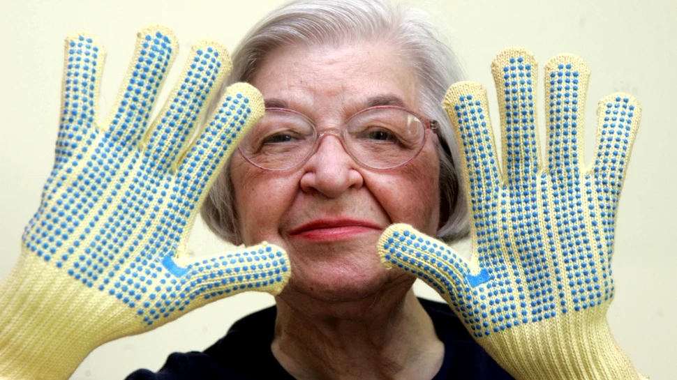 A murit Stephanie Kwolek, inventatoarea care a salvat mii de vieţi omeneşti. Iată cum a descoperit fibra Kevlar