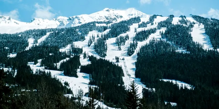 Ziua în care canadienii s-au putut auzi vorbind de la șase kilometri depărtare