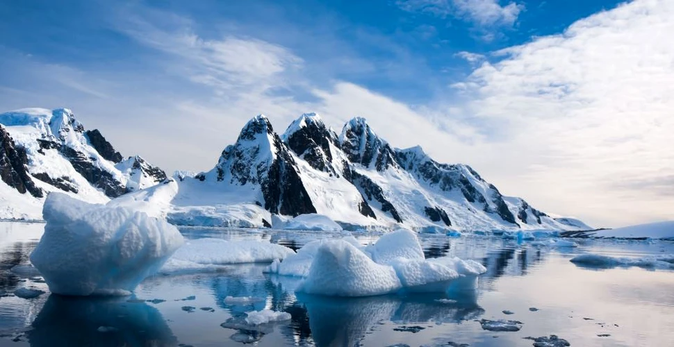 Antarctica pierde gheaţă într-un ritm accelerat. ”Acesta este doar vârful aisberbului”