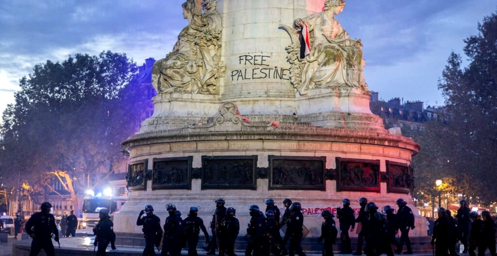 Un protest pro-Palestina, înăbușit cu tunuri cu apă și gaze lacrimogene la Paris
