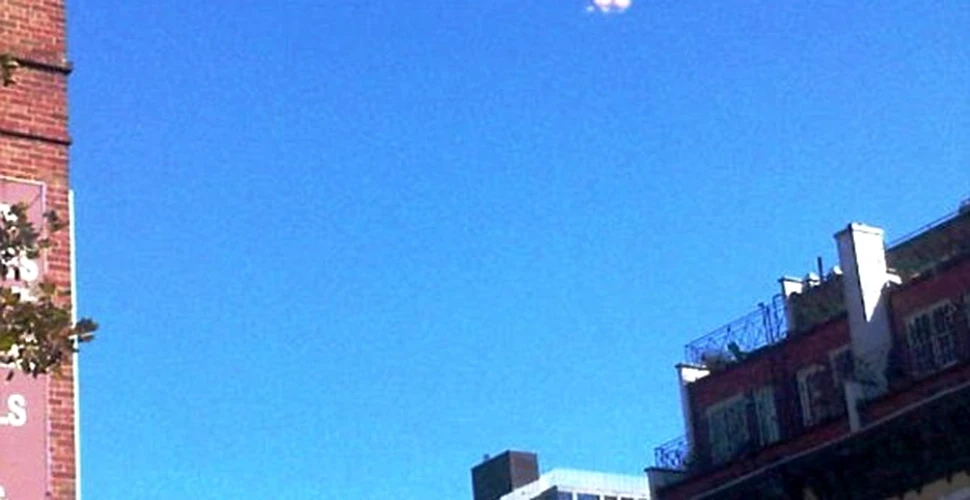 Ce sunt obiectele misterioase de pe cerul New York-ului? (VIDEO)