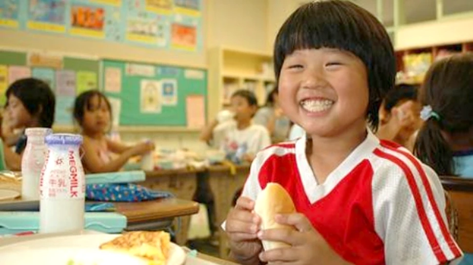 18% dintre scolile japoneze servesc elevilor carne de balena