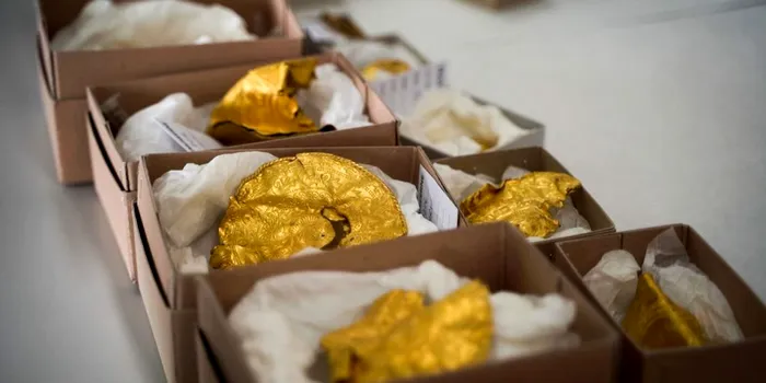 Un arheolog amator a descoperit o comoară de aur în Danemarca