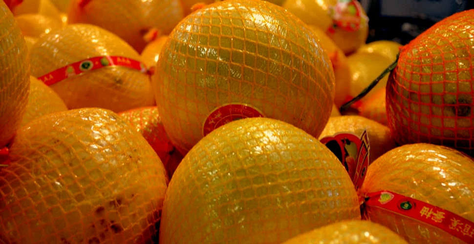 Pomelo, fructul care te satură şi te ajută să slăbeşti