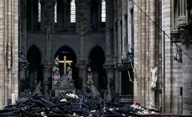 Catedrala Notre-Dame, salvată la momentul zero. Focul a stins cu doar 15 minute înainte ca monumentul să se prăbuşească