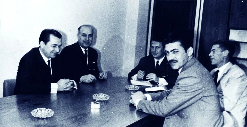 Imaginile din Arhivele Naţionale pe care Ion Iliescu le-ar fi vrut uitate. Cum a fost surprins în urmă cu 40 de ani în timpul unei vacanţe a soţilor Ceauşescu