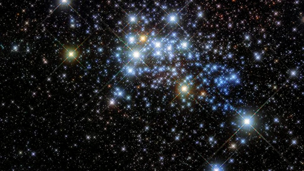 UY Scuti, cea mai mare stea observată vreodată. Soarele nostru nici nu se poate compara