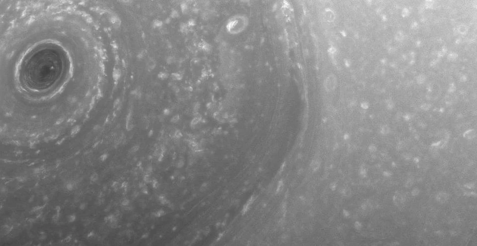 Imaginile uimitoare cu planeta Saturn, realizate de Cassini înainte de încheierea misiunii care a durat 10 ani