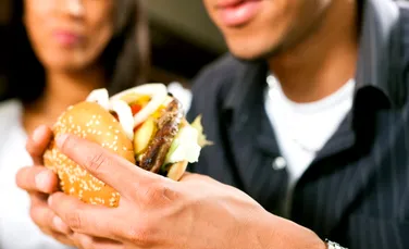 Dieta „nenaturală” cu produse fast-food. Adevăr sau mit? Iată ce spun nutriţioniştii
