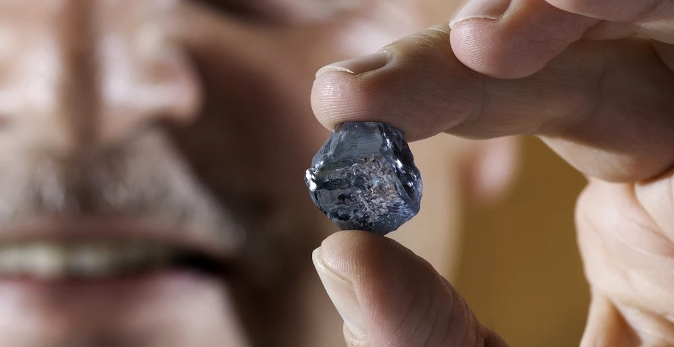 Descoperire foarte rară: un diamant albastru „excepţional”! E cât o unghie, dar valorează 20 de milioane de dolari (FOTO)