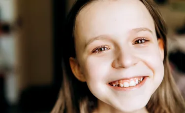 De ce plângem atunci când suntem fericiți? Știința din spatele lacrimilor de bucurie!