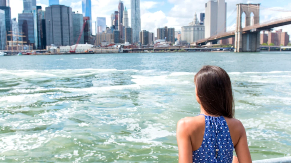 O tânără de doar 28 de ani s-a pensionat după ce a strâns economii de 2 milioane de dolari. Ce sfaturi dă aceasta celor care vor să aibă o asemenea avere