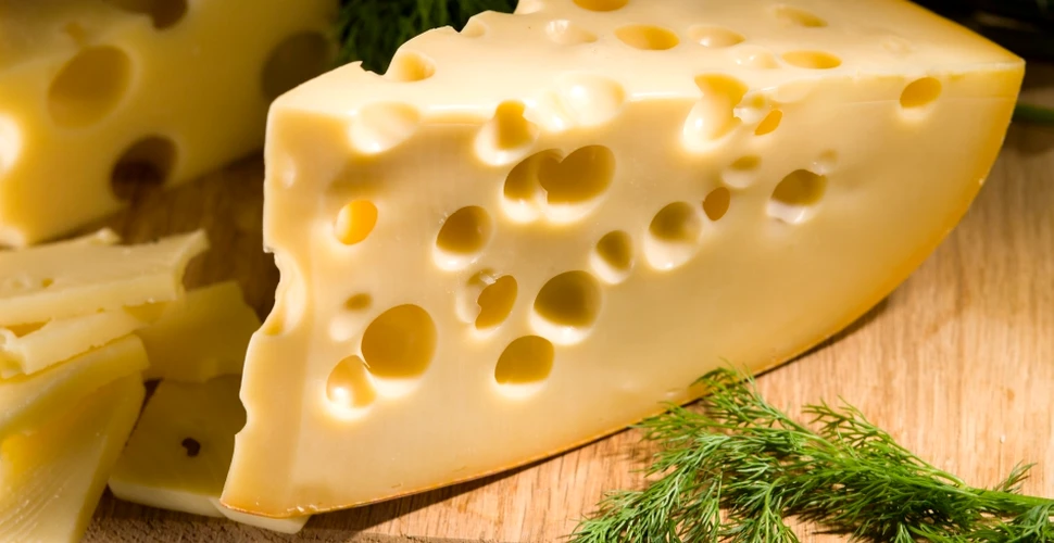 Amprenta genetică, noua metodă ingenioasă prin care producătorii elveţieni de brânză combat falsificarea produselor